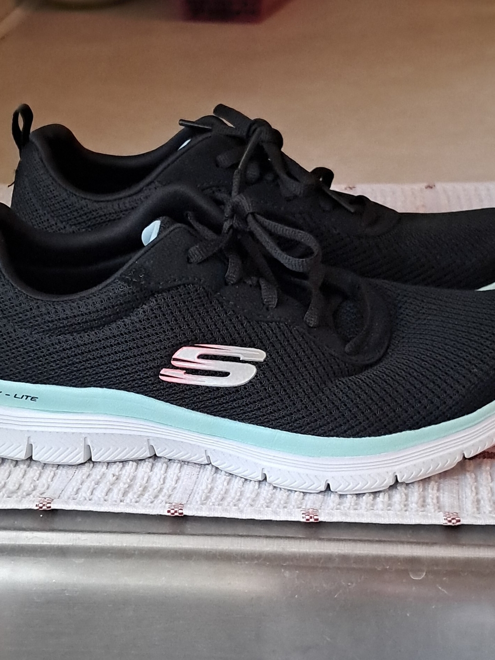 SKECHERS Flex-Lite Air-Cooled Memory Foam Lace Up Sneakers Black Size 8.5